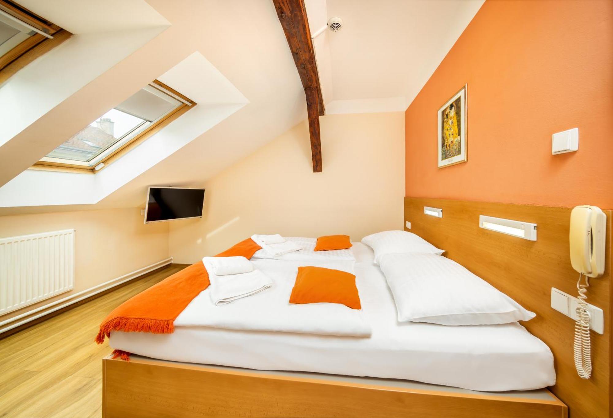 Golden Garni 3* Praha