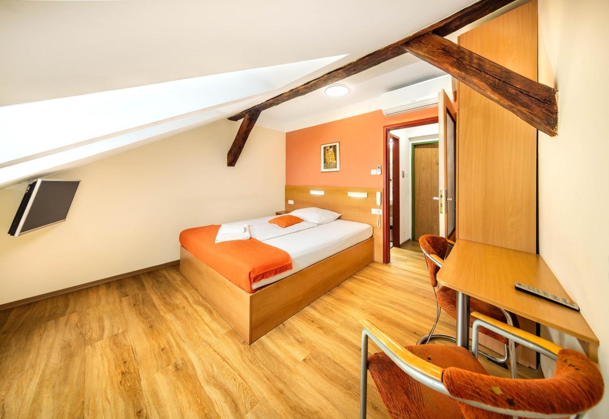 Golden Garni Praha